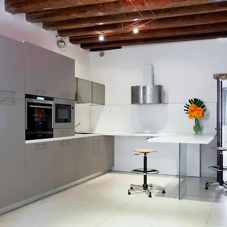 Luxury Flat Balcony On The Water Appartamento