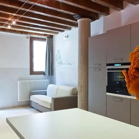 Luxury Flat Balcony On The Water Appartamento